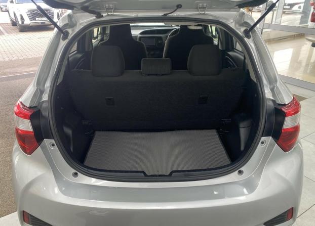 Toyota Vitz III (XP130) Рестайлинг 2 с пробегом 2018 года, цена 975 000 рублей, 101107 км, хэтчбек, Автокод Объявления
