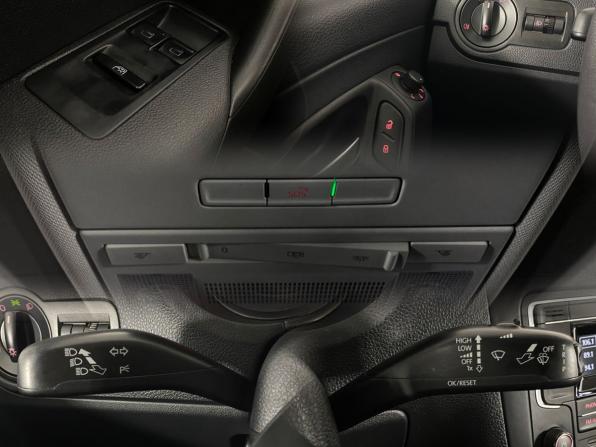 Volkswagen Polo V Рестайлинг с пробегом 2019 года, цена 1 070 000 рублей, 104976 км, седан, Автокод Объявления