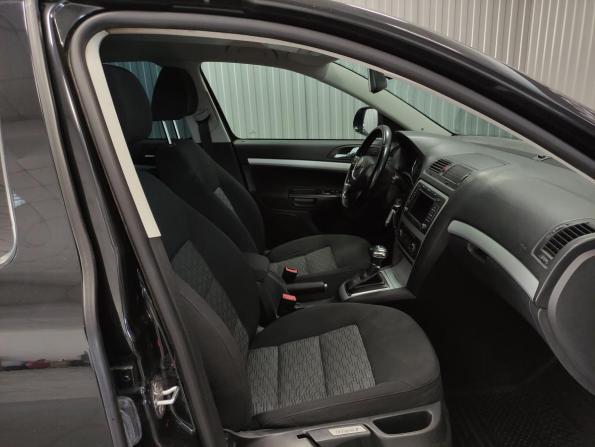 Skoda Octavia II (A5) Рестайлинг с пробегом 2011 года, цена 750 000 рублей, 233931 км, лифтбек, Автокод Объявления
