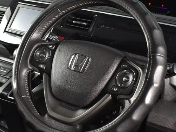 Honda Stepwgn V Рестайлинг с пробегом 2020 года, цена 2 129 995 рублей, 84842 км, минивэн, Автокод Объявления