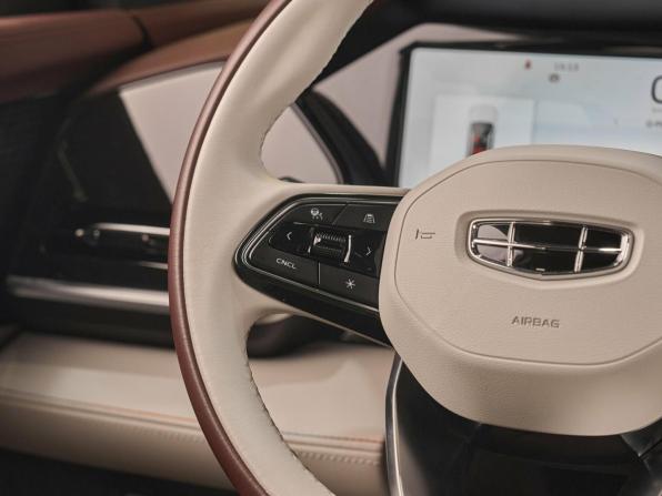 Geely Monjaro I с пробегом 2023 года, цена 3 049 000 рублей, 51400 км, внедорожник, Автокод Объявления