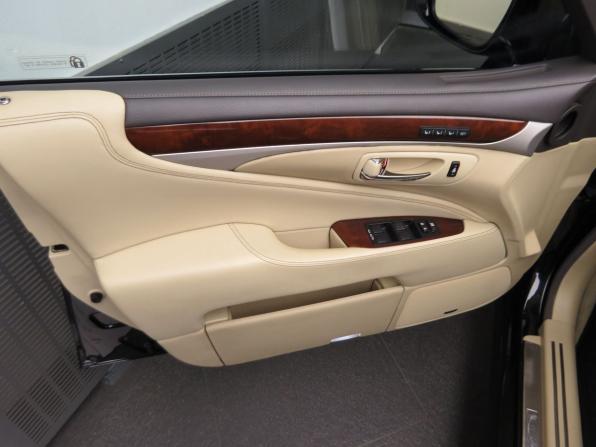 Lexus LS IV Рестайлинг 2 с пробегом 2014 года, цена 2 490 000 рублей, 286948 км, седан, Автокод Объявления