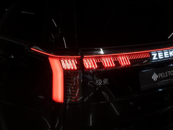 Zeekr 009 I с пробегом 2024 года, цена 16 000 000 рублей, 98 км, минивэн, Автокод Объявления