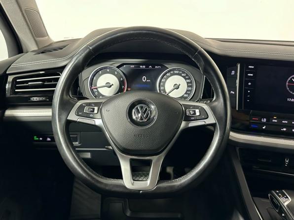Volkswagen Touareg III с пробегом 2018 года, цена 4 400 000 рублей, 82692 км, внедорожник, Автокод Объявления