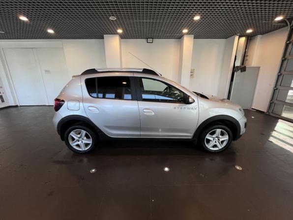 Renault Sandero II с пробегом 2016 года, цена 960 000 рублей, 147315 км, хэтчбек, Автокод Объявления