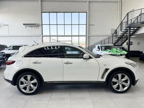 Infiniti FX II (S51) с пробегом 2009 года, цена 1 499 000 рублей, 250000 км, внедорожник, Автокод Объявления