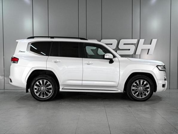Toyota Land Cruiser 300 Series с пробегом 2022 года, цена 9 990 000 рублей, 68813 км, внедорожник, Автокод Объявления