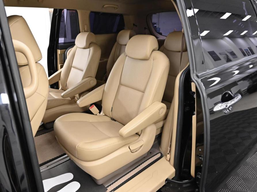 Kia Carnival III Москва  - изображение 18