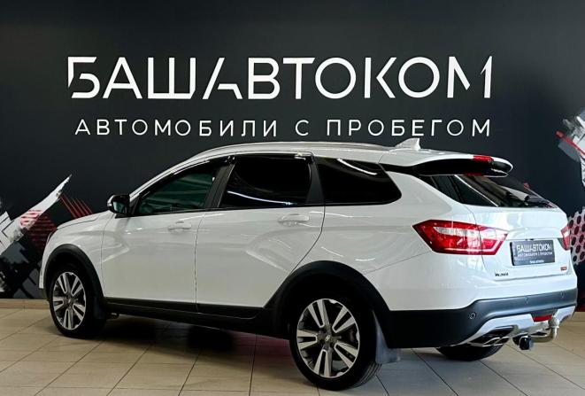Lada (ВАЗ) Vesta I с пробегом 2021 года, цена 1 345 000 рублей, 52686 км, универсал, Автокод Объявления