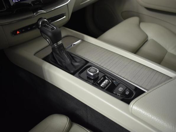 Volvo XC60 II с пробегом 2019 года, цена 2 545 200 рублей, 233754 км, внедорожник, Автокод Объявления