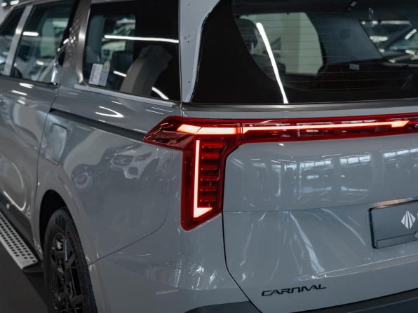 Kia Carnival IV Рестайлинг с пробегом 2026 года, цена 7 300 000 рублей, 20 км, минивэн, Автокод Объявления