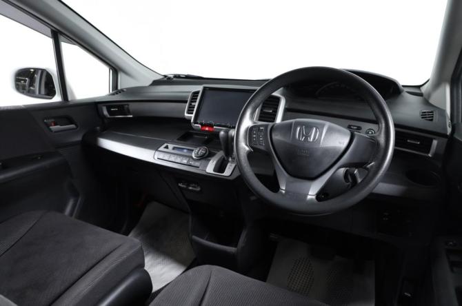Honda Freed I Рестайлинг с пробегом 2014 года, цена 1 349 000 рублей, 135000 км, компактвэн, Автокод Объявления