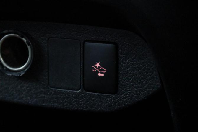 Toyota Vitz III (XP130) Рестайлинг 2 с пробегом 2019 года, цена 899 000 рублей, 86620 км, хэтчбек, Автокод Объявления