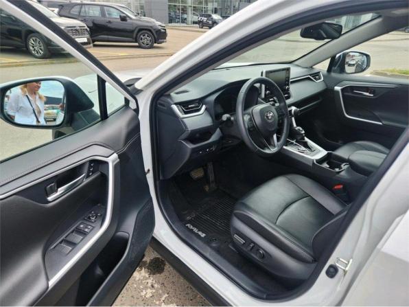 Toyota RAV4 V (XA50) с пробегом 2021 года, цена 3 599 000 рублей, 40472 км, внедорожник, Автокод Объявления