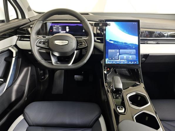 Geely Atlas II с пробегом 2024 года, цена 3 431 000 рублей, 12226 км, внедорожник, Автокод Объявления