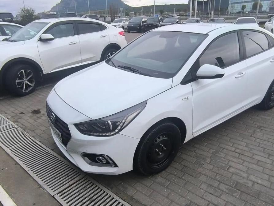Hyundai Solaris II Минеральные Воды  - изображение 1