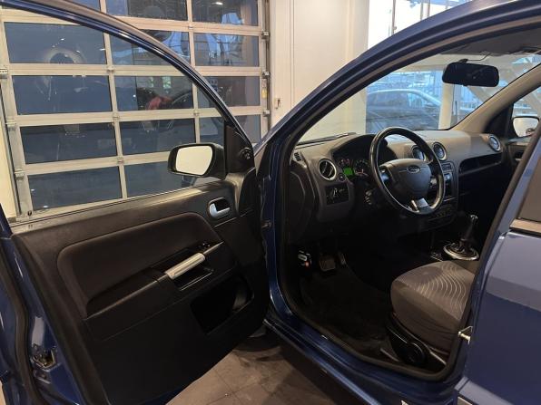 Ford Fusion I Рестайлинг с пробегом 2007 года, цена 365 000 рублей, 177761 км, хэтчбек, Автокод Объявления