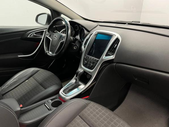 Opel Astra J Рестайлинг с пробегом 2013 года, цена 836 000 рублей, 141961 км, хэтчбек, Автокод Объявления