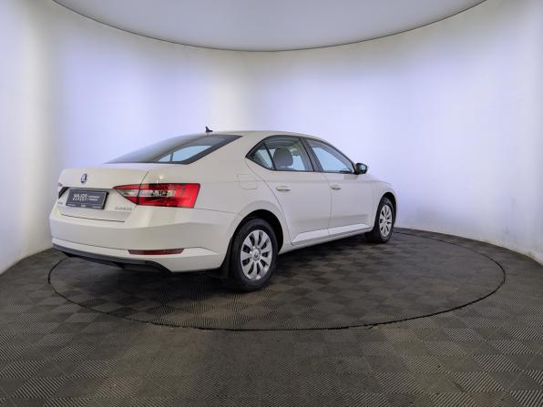 Skoda Superb III с пробегом 2019 года, цена 2 450 000 рублей, 40183 км, лифтбек, Автокод Объявления