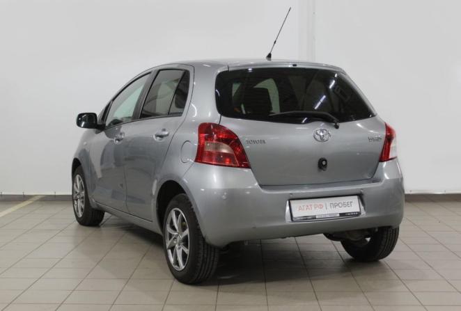Toyota Yaris II с пробегом 2007 года, цена 560 000 рублей, 197490 км, хэтчбек, Автокод Объявления