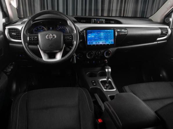 Toyota Hilux VIII с пробегом 2016 года, цена 3 629 000 рублей, 147968 км, offers.body_type.unknown, Автокод Объявления