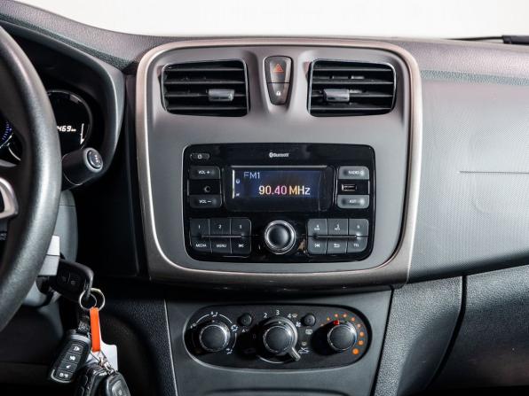 Renault Logan II Рестайлинг с пробегом 2019 года, цена 885 000 рублей, 80470 км, седан, Автокод Объявления
