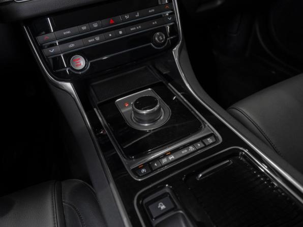 Jaguar XF II с пробегом 2016 года, цена 2 095 000 рублей, 107441 км, седан, Автокод Объявления