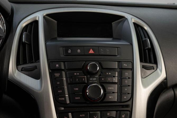Opel Astra J Рестайлинг с пробегом 2012 года, цена 849 000 рублей, 225000 км, хэтчбек, Автокод Объявления