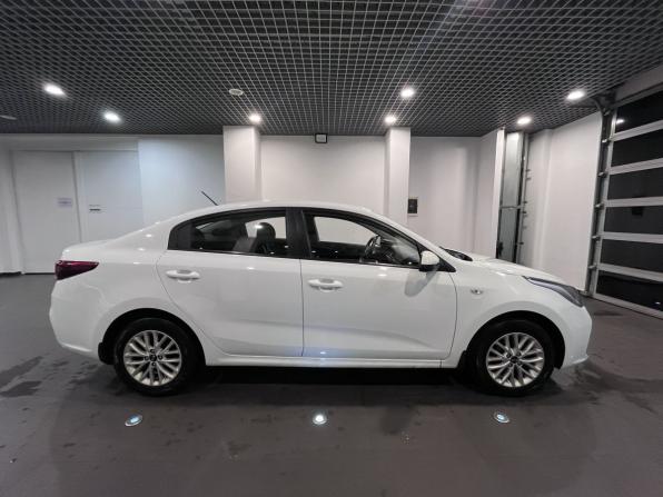 Kia Rio IV с пробегом 2018 года, цена 1 380 000 рублей, 100106 км, седан, Автокод Объявления