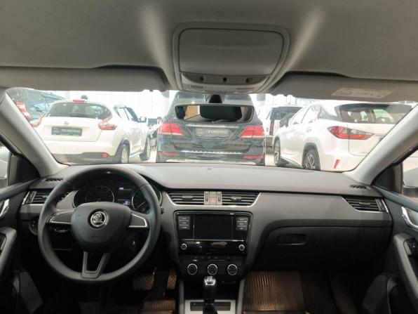 Skoda Octavia III (A7) Рестайлинг с пробегом 2017 года, цена 1 680 000 рублей, 61392 км, лифтбек, Автокод Объявления