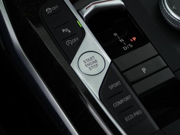 BMW 3 серии VII (G2x) Рестайлинг с пробегом 2023 года, цена 6 148 046 рублей, 4745 км, седан, Автокод Объявления