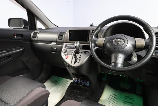 Toyota Wish I с пробегом 2004 года, цена 699 000 рублей, 299999 км, компактвэн, Автокод Объявления