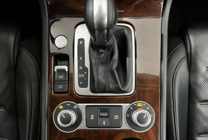Volkswagen Touareg II Рестайлинг с пробегом 2015 года, цена 3 255 000 рублей, 102265 км, внедорожник, Автокод Объявления