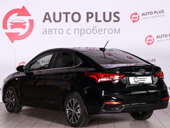 Hyundai Solaris II с пробегом 2018 года, цена 1 300 000 рублей, 152025 км, седан, Автокод Объявления