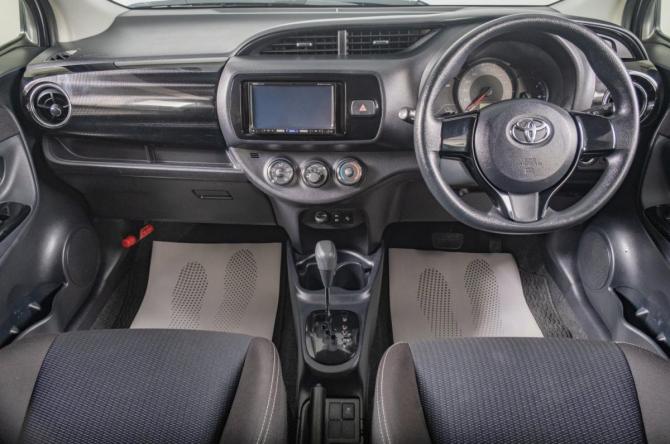 Toyota Vitz III (XP130) Рестайлинг с пробегом 2018 года, цена 1 029 000 рублей, 84000 км, хэтчбек, Автокод Объявления