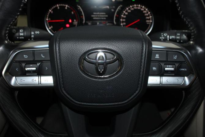 Toyota Land Cruiser 300 Series с пробегом 2021 года, цена 10 700 000 рублей, 62972 км, внедорожник, Автокод Объявления