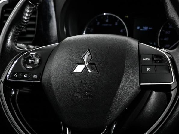 Mitsubishi Outlander III Рестайлинг 3 с пробегом 2019 года, цена 1 999 000 рублей, 126385 км, внедорожник, Автокод Объявления