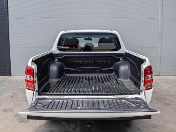 Mitsubishi L200 V с пробегом 2015 года, цена 1 910 000 рублей, 258854 км, offers.body_type.unknown, Автокод Объявления
