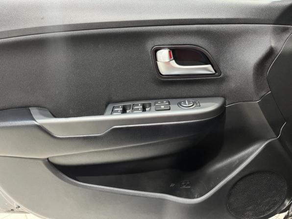 Kia Rio III Рестайлинг с пробегом 2015 года, цена 1 180 000 рублей, 80331 км, седан, Автокод Объявления
