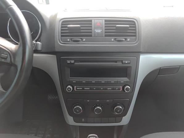 Skoda Yeti I Рестайлинг с пробегом 2013 года, цена 950 000 рублей, 131822 км, внедорожник, Автокод Объявления