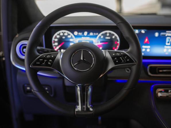 Новый Mercedes-Benz V-Класс III (W447) Рестайлинг 2 2025 года, цена 34 000 000 рублей, минивэн, Автокод Объявления