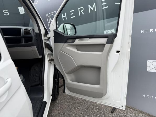 Volkswagen Transporter T6 с пробегом 2016 года, цена 2 199 000 рублей, 123592 км, минивэн, Автокод Объявления