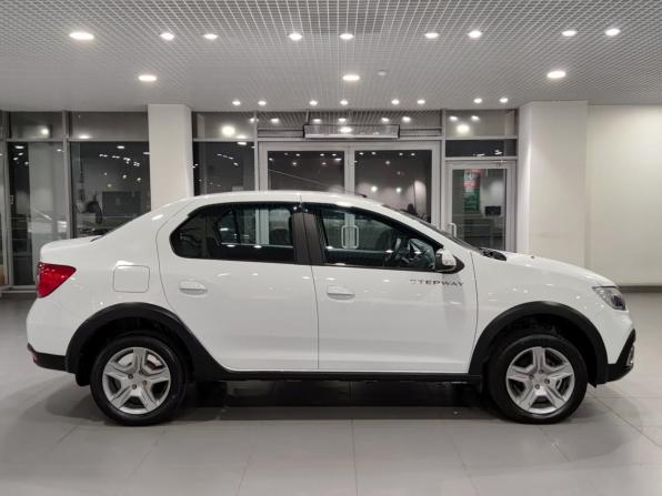 Renault Logan II Рестайлинг с пробегом 2022 года, цена 1 135 000 рублей, 92392 км, седан, Автокод Объявления