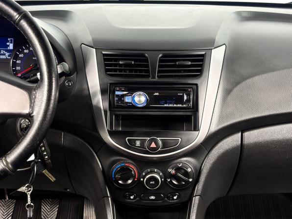 Hyundai Solaris I Рестайлинг с пробегом 2014 года, цена 995 000 рублей, 98863 км, седан, Автокод Объявления