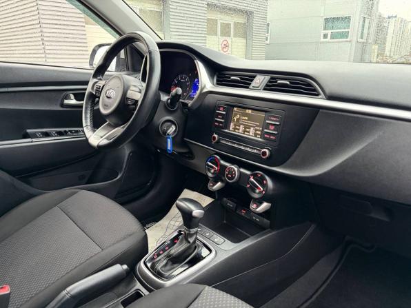 Kia Rio IV Рестайлинг с пробегом 2021 года, цена 1 365 000 рублей, 150000 км, хэтчбек, Автокод Объявления