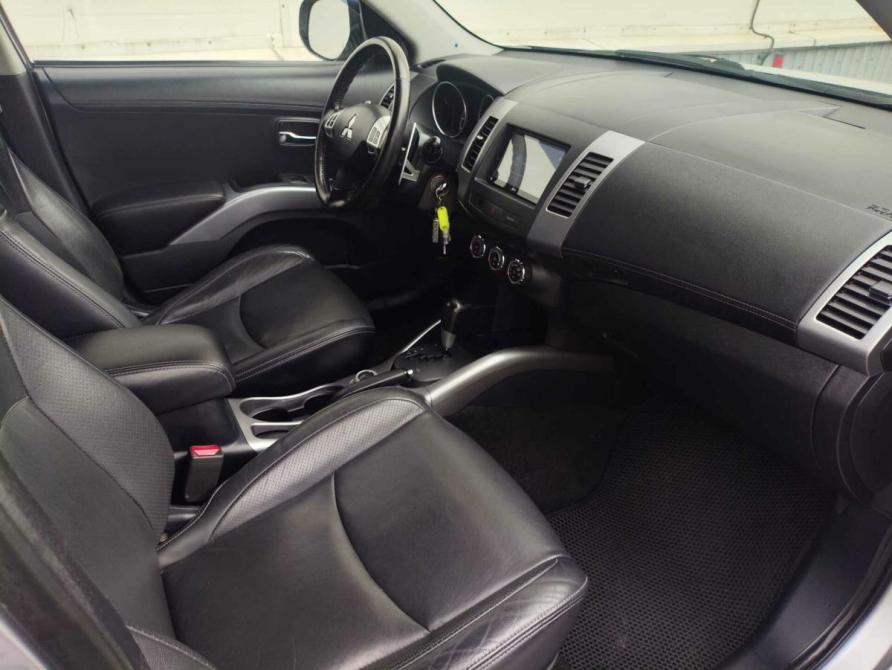 Mitsubishi Outlander II Рестайлинг Санкт-Петербург  - изображение 9