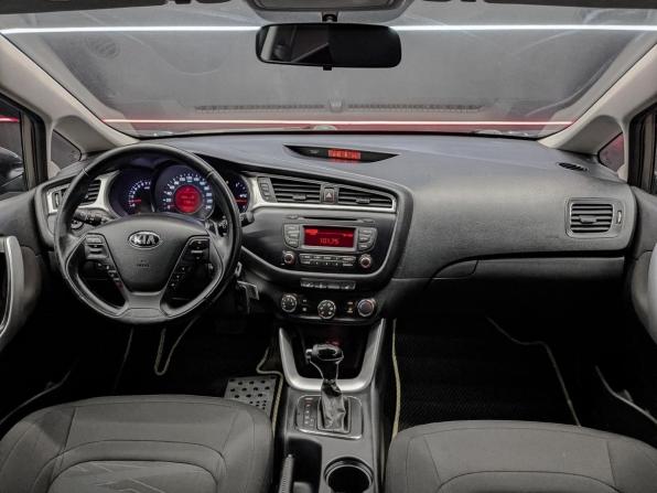 Kia Ceed II Рестайлинг с пробегом 2018 года, цена 1 245 000 рублей, 189618 км, универсал, Автокод Объявления