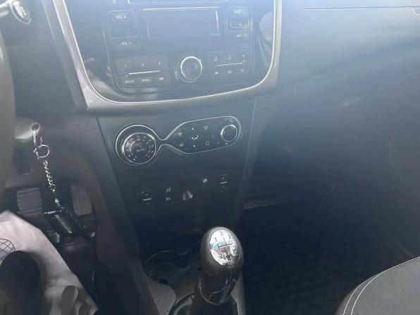 Renault Sandero II с пробегом 2016 года, цена 898 000 рублей, 108000 км, хэтчбек, Автокод Объявления