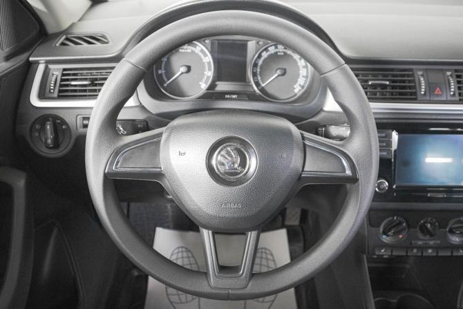 Skoda Rapid I Рестайлинг с пробегом 2017 года, цена 1 199 000 рублей, 152000 км, лифтбек, Автокод Объявления