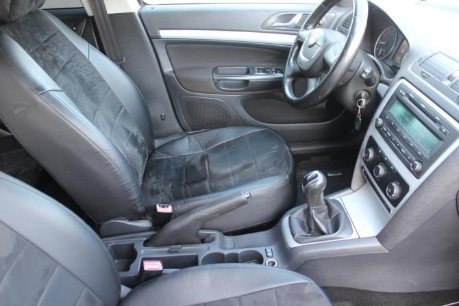 Skoda Octavia II (A5) Рестайлинг с пробегом 2011 года, цена 647 000 рублей, 291050 км, лифтбек, Автокод Объявления
